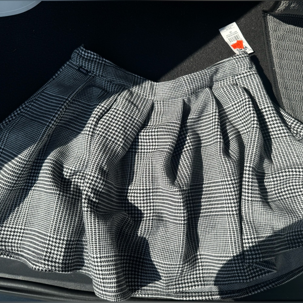 Vans Black and White Mini Bubble Skirt